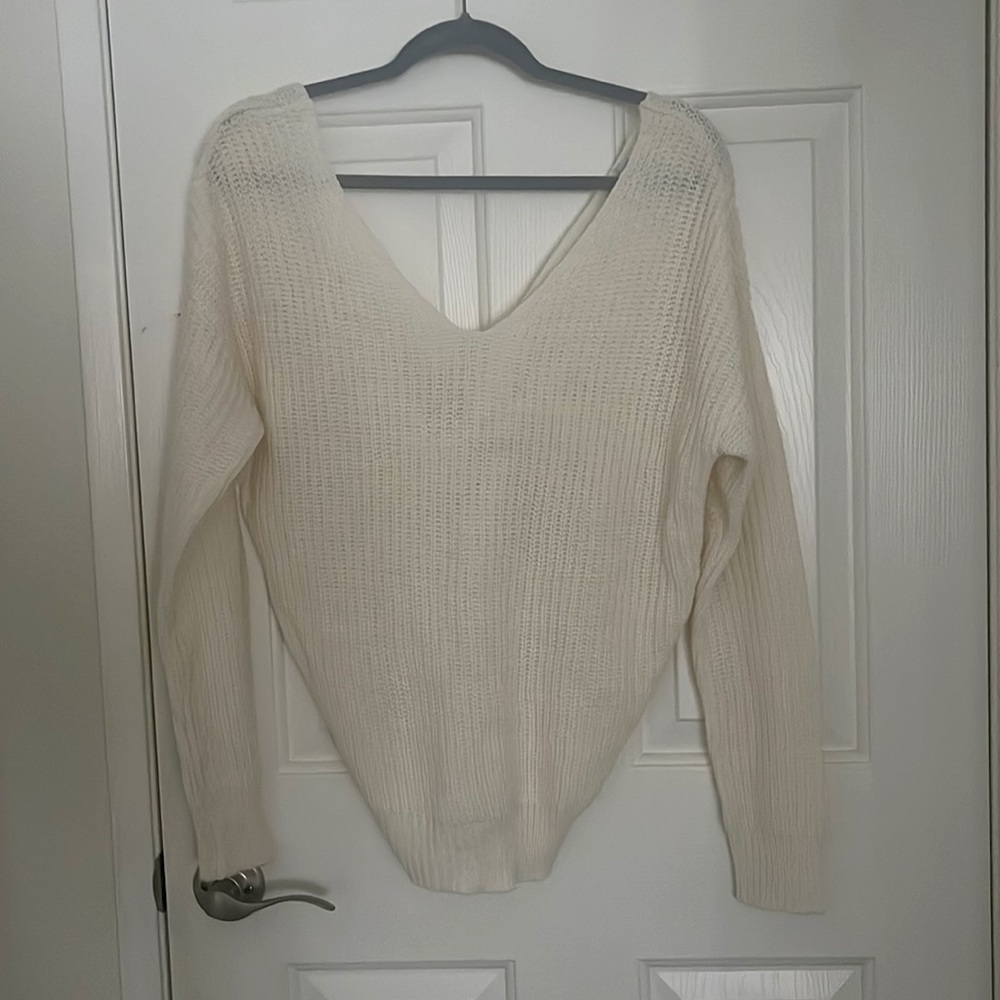 FASHION NOVA BRAND iovy OVERSIZED SWEATER it’s comfy and cute style.
